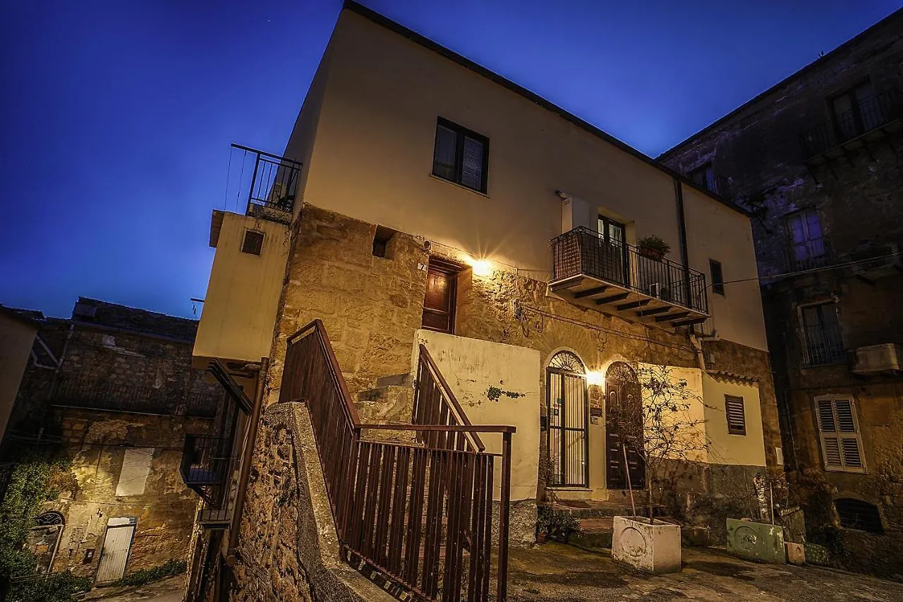 Hotel Casa Lerux Agrigento 3*,  Italia